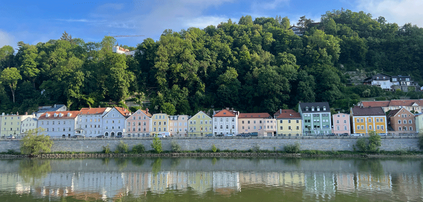 apple postcards danube