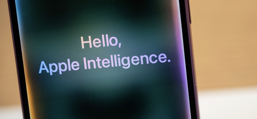 apple intelligence gurman 10-28-24